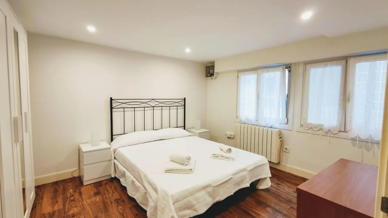 Mundaka Eskola Apartment 0*,